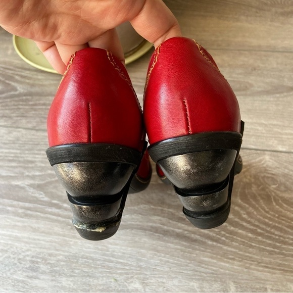 Eject Funky Heel Red  Leather Pumps - Picture 6 of 14
